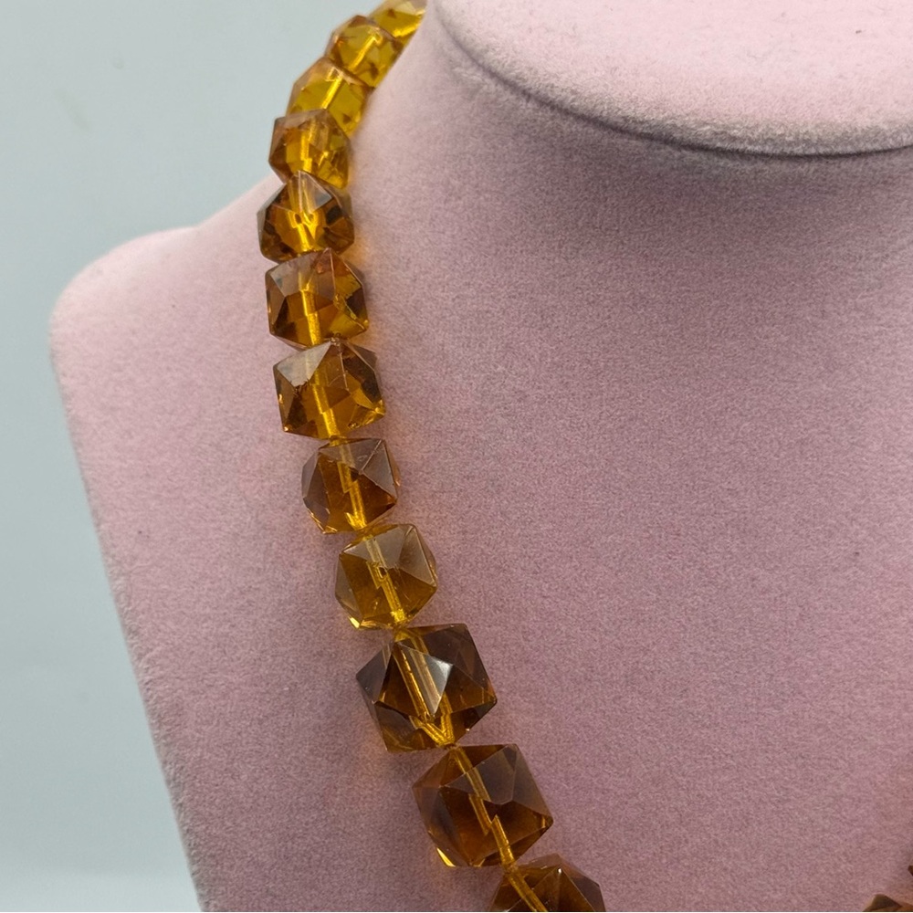 Vintage Art Deco Faceted Czech Glass Bead Necklace, Orange beads - Picture 4 of 9
